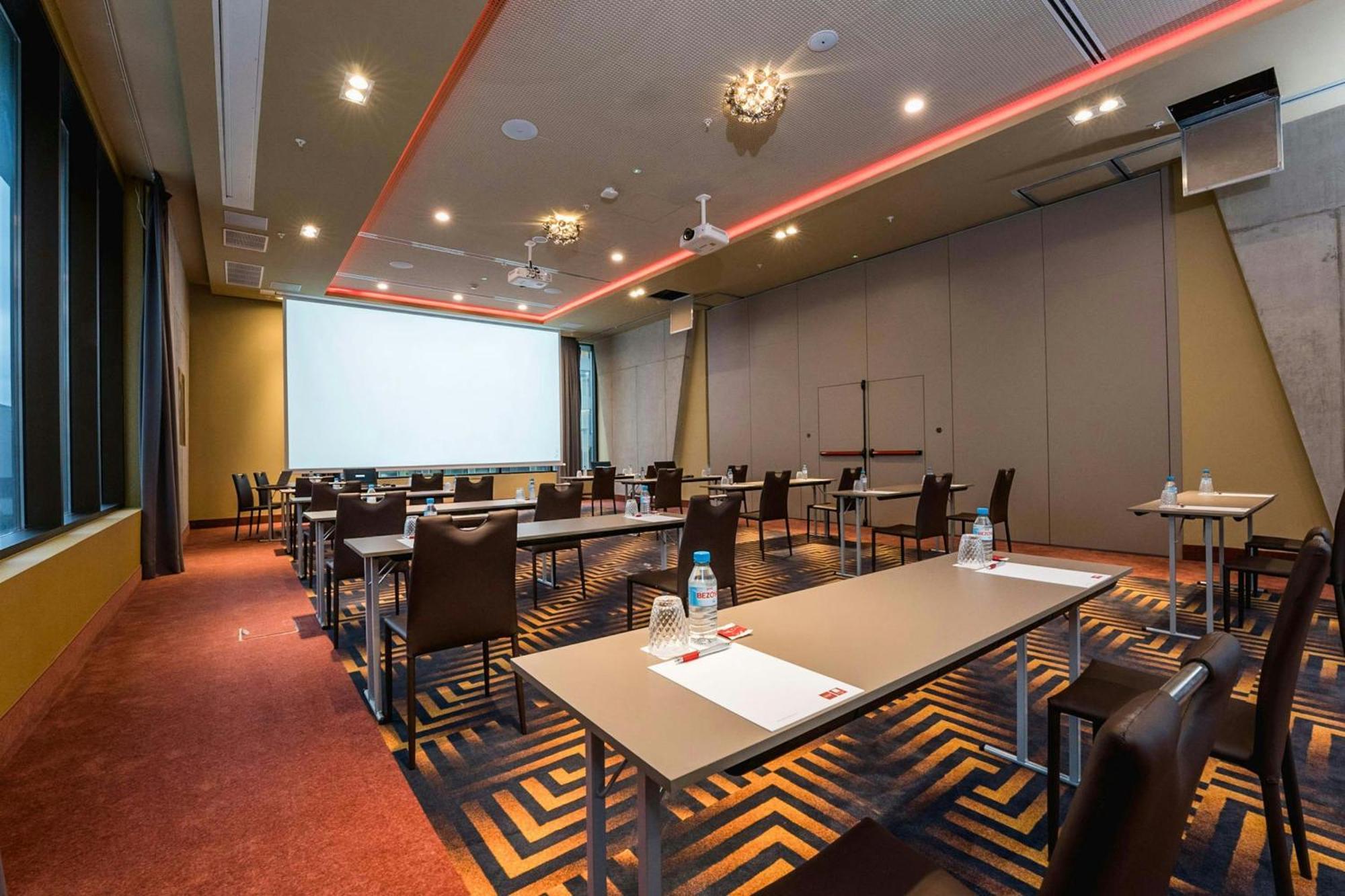 Leonardo Royal Hotel Barcelona Fira — Photos 2