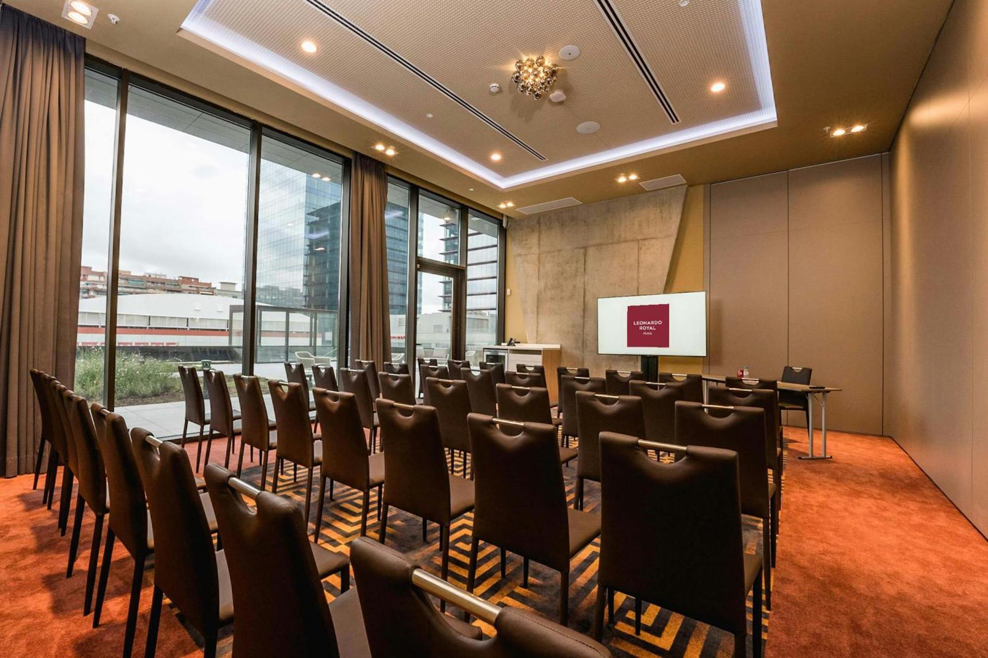 Leonardo Royal Hotel Barcelona Fira — Photos 1